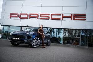 2017 Porsche Macan Blue by Larte Design